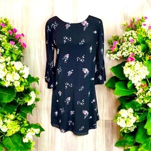 Vince camuto bell sleeve black & floral dress size-6